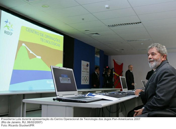 Presidente Lula durante apresentação do Centro Operacional de Tecnologia dos Jogos Pan-Americanos 2007.