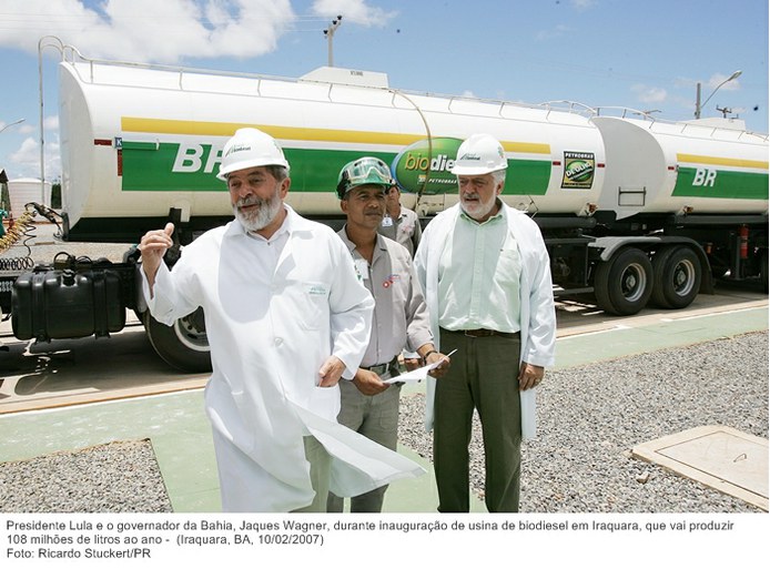 Presidente Lula e o governador da Bahia, Jaques Wagner, durante inauguração de usina de biodiesel em Iraquara, que vai produzir 108 milhões de litros ao ano.