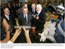 Presidente Lula e o governador da Bahia, Jaques Wagner, observam demonstração de alunos do Centro Integrado de Manufatura e Tecnologia (Cimatec).