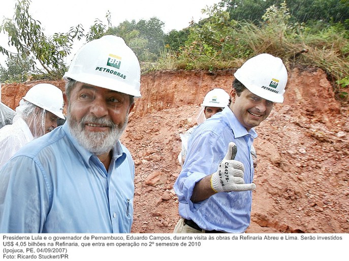 Presidente Lula e o governador de Pernambuco, Eduardo Campos, durante visita às obras da Refinaria Abreu e Lima.