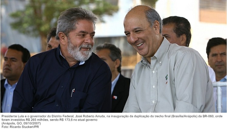 Presidente Lula e o governador do Distrito Federal, José Roberto Arruda, na inauguração da duplicação do trecho final (BrasíliaAnápolis) da BR-060.