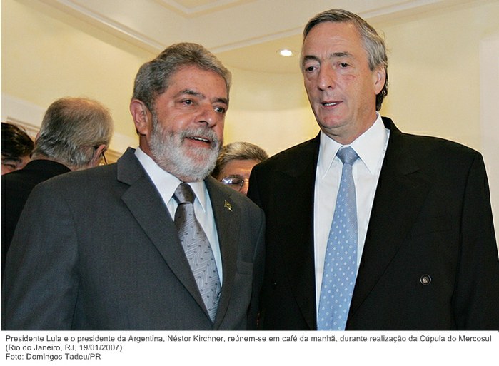 Presidente Lula e o presidente da Argentina, Néstor Kirchner, reúnem-se em café da manhã, durante realização da Cúpula do Mercosul.