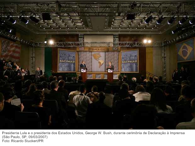 Presidente Lula e o presidente dos Estados Unidos, George W. Bush, durante cerimônia de Declaração à Imprensa.