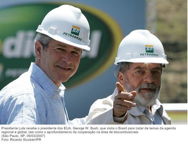 Presidente Lula e o presidente dos EUA, George W. Bush, que visita o Brasil para tratar de temas da agenda regional e global, tais como o aprofundamento da coop. na área de biocombustíveis.