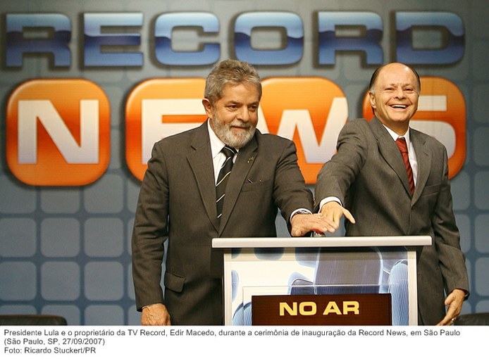 Presidente Lula e o proprietário da TV Record, Edir Macedo, durante a cerimônia de inauguração da Record News, em São Paulo.