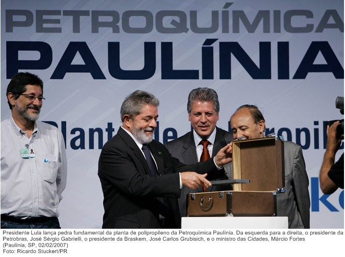 Presidente Lula lança pedra fundamental da planta de polipropileno da Petroquímica Paulínia.