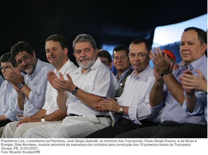 Presidente Lula, o presidente da Petrobras, José S. Gabrielli, os ministros Paulo S. Passos, e Silas Rondeau, cerimônia de assinatura dos contratos para construção dos 10 primeiros navios da Transpetro.