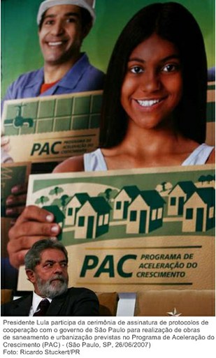 Presidente Lula participa da cerimônia de assinatura de protocolos de cooperação com o governo de São Paulo para realização de obras de saneamento e urbanização previstas no PAC.