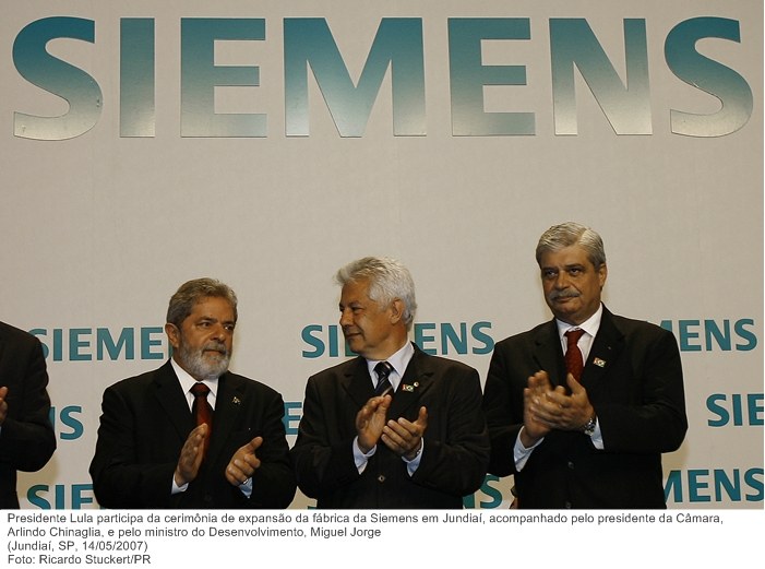 Presidente Lula participa da cerimônia de expansão da fábrica da Siemens em Jundiaí.