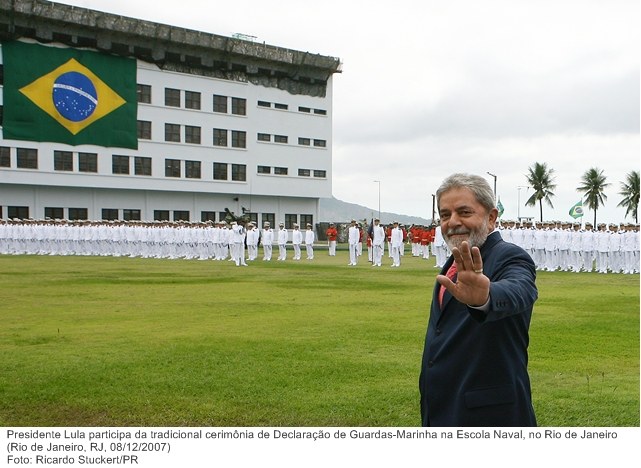 Presidente Lula participa da tradicional cerimônia de Declaração de Guardas-Marinha na Escola Naval, no Rio de Janeiro.