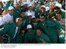 Presidente Lula posa para foto ao lado de operários da usina de Biodiesel da Brasil Ecodiesel.