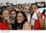 Presidente Lula posa para fotos ao lado de funcionários da Atento durante inauguração de nova unidade da empresa em São Paulo.