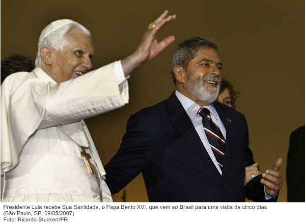 Presidente Lula recebe Sua Santidade, o Papa Bento XVI, que vem ao Brasil para uma visita de cinco dias (2).