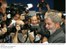 Presidente Lula registra a cerimônia de inauguração do Centro de Operações de Tecnologia do Pan 2007, enquanto é fotografado pela imprensa.