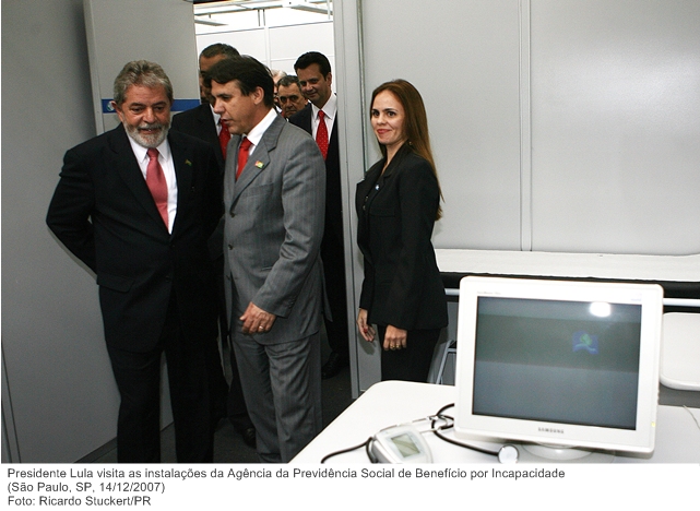 Presidente Lula visita as instalações da Agência da Previdência Social de Benefício por Incapacidade.