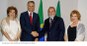 Cumprimento dos presidentes de Portugal e do Brasil.