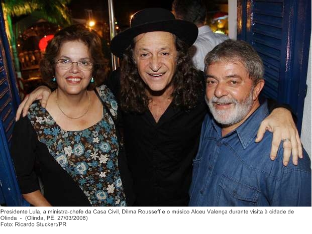 Presidente Lula, a ministra-chefe da Casa Civil, Dilma Rousseff e o músico Alceu Valença durante visita à cidade de Olinda.