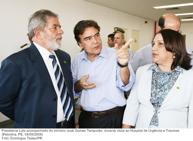 Presidente Lula acompanhado do ministro José Gomes Temporão, durante visita ao Hospital de Urgência e Traumas.