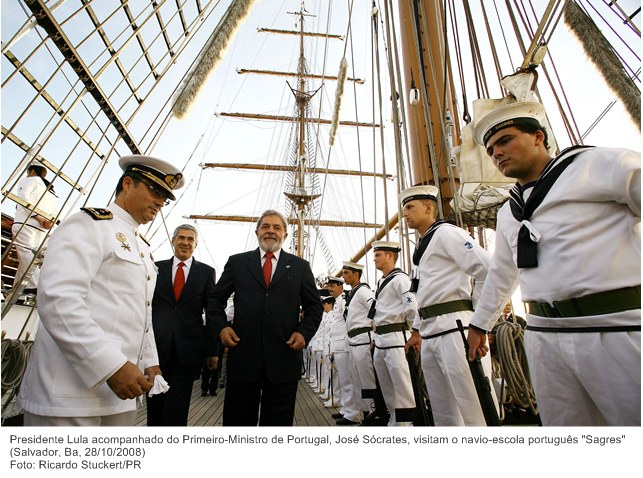 Presidente Lula acompanhado do Primeiro-Ministro de Portugal, José Sócrates, visitam o navio-escola português Sagres.