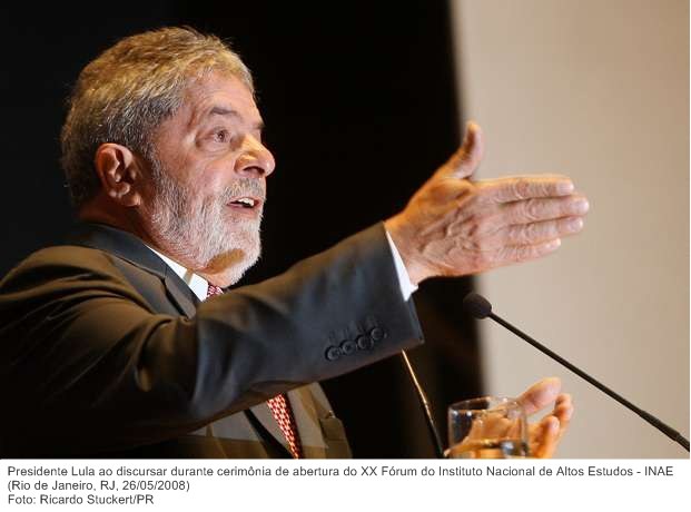 Presidente Lula ao discursar durante cerimônia de abertura do XX Fórum do Instituto Nacional de Altos Estudos - INAE.
