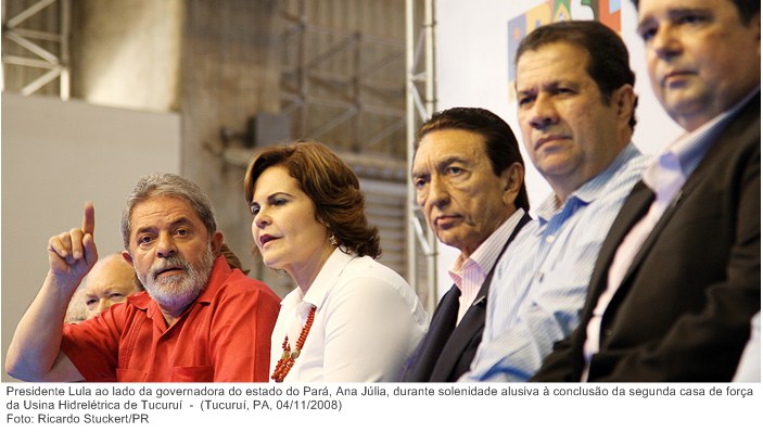 Presidente Lula ao lado da governadora do estado do Pará, Ana Júlia, durante solenidade alusiva à conclusão da segunda casa de força da Usina Hidrelétrica de Tucuruí.