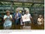Presidente Lula, ao lado de dona Marisa, do presidente de Portugal e sua primeira-dama, Senhora Maria Cavaco Silva, exibe o Laurel de Gratidão, em visita ao Real Gabinete Português de Leitura.