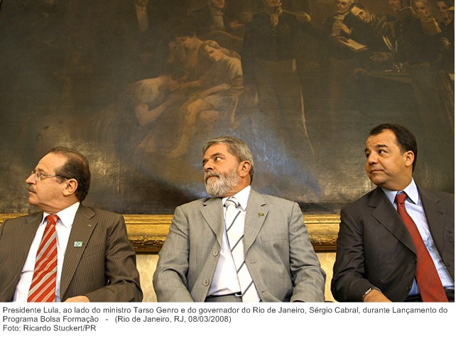 Presidente Lula, ao lado do ministro Tarso Genro e do governador do Rio de Janeiro, Sérgio Cabral, durante Lançamento do Programa Bolsa Formação.