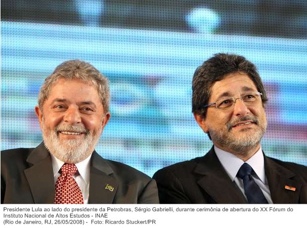 Presidente Lula ao lado do presidente da Petrobras, Sérgio Gabrielli, durante cerimônia de abertura do XX Fórum do Instituto Nacional de Altos Estudos - INAE.