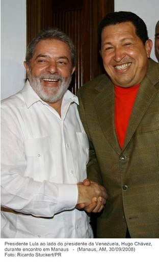 Presidente Lula ao lado do presidente da Venezuela, Hugo Chávez, durante encontro em Manaus.