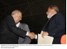 Presidente Lula cumprimenta o vice-presidente José Alencar durante solenidade em Belo Horizonte.