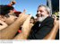 Presidente Lula cumprimenta populares durante visita a Teresina.