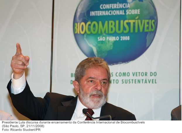Presidente Lula discursa durante encerramento da Conferência Internacional de Biocombustíveis.