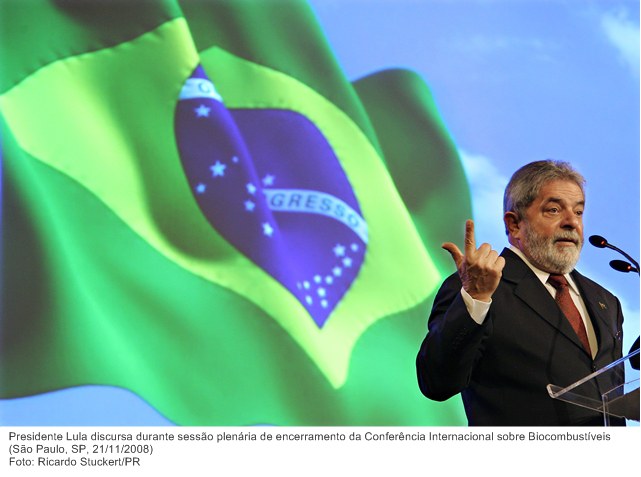 Presidente Lula discursa durante sessão plenária de encerramento da Conferência Internacional sobre Biocombustíveis.