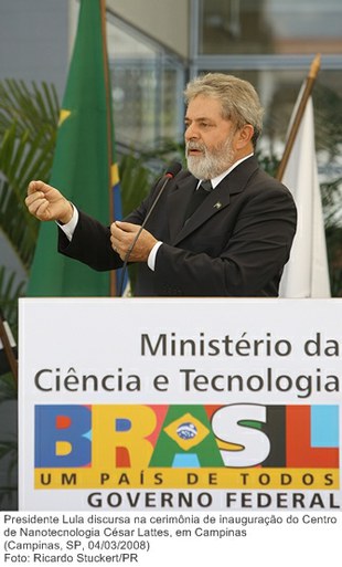 Presidente Lula discursa na cerimônia de inauguração do Centro de Nanotecnologia César Lattes, em Campinas.