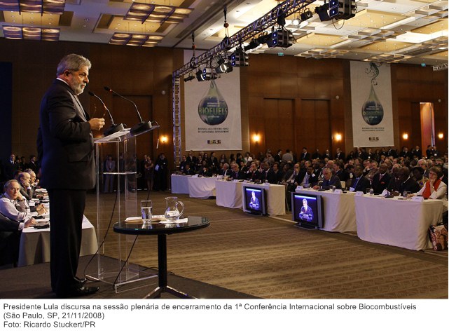 Presidente Lula discursa na sessão plenária de encerramento da 1ª Conferência Internacional sobre Biocombustíveis.