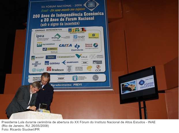 Presidente Lula durante cerimônia de abertura do XX Fórum do Instituto Nacional de Altos Estudos - INAE.
