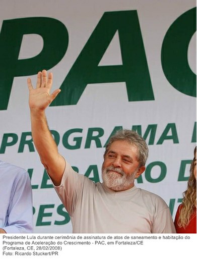 Presidente Lula durante cerimônia de assinatura de atos de saneamento e habitação do Programa de Aceleração do Crescimento - PAC, em Fortaleza-CE.