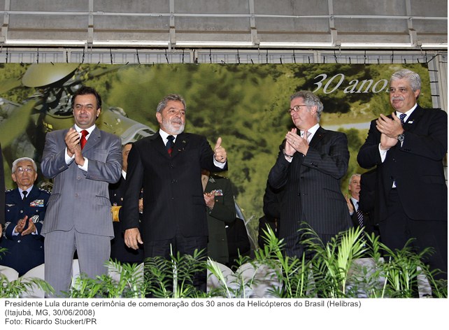 Presidente Lula durante cerimônia de comemoração dos 30 anos da Helicópteros do Brasil (Helibras).