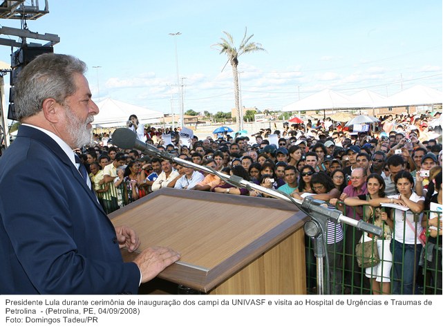Presidente Lula durante cerimônia de inauguração dos campi da UNIVASF e visita ao Hospital de Urgências e Traumas de Petrolina.