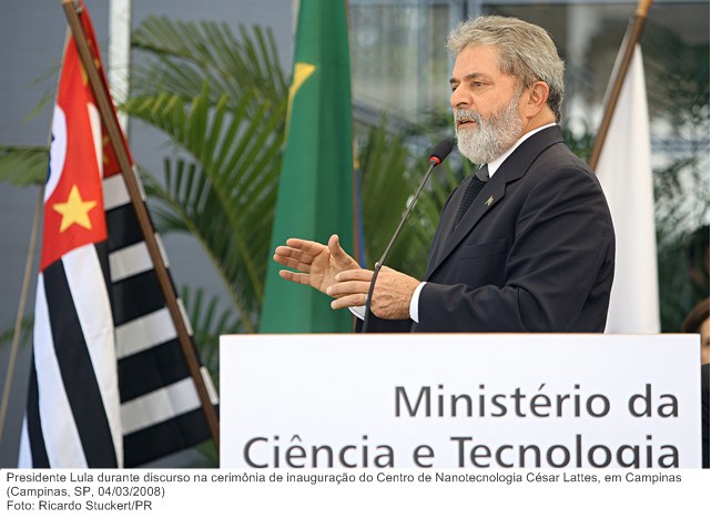 Presidente Lula durante discurso na cerimônia de inauguração do Centro de Nanotecnologia César Lattes, em Campinas.