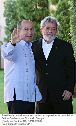Presidente Lula durante encontro com o presidente do México, Felipe Calderón, na Costa do Sauípe.