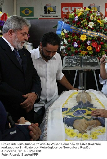 Presidente Lula durante velório de Wilson Fernando da Silva (Bolinha), realizado no Sindicato dos Metalúrgicos de Sorocaba e Região.