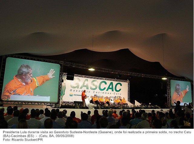 Presidente Lula durante visita ao Gasoduto Sudeste-Nordeste (Gasene), onde foi realizada a primeira solda, no trecho Catu (BA)-Cacimbas (ES).