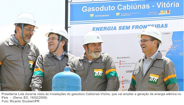 Presidente Lula durante visita às instalações do gasoduto Cabiúnas-Vitória, que vai ampliar a geração de energia elétrica no País.