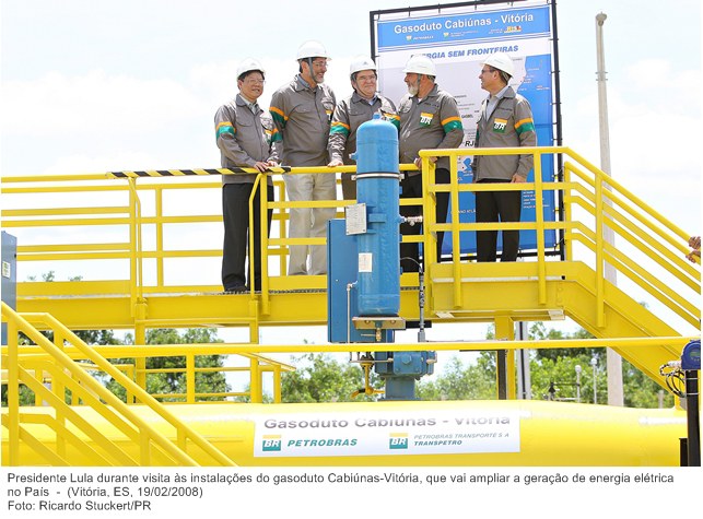 Presidente Lula durante visita às instalações do gasoduto Cabiúnas-Vitória.