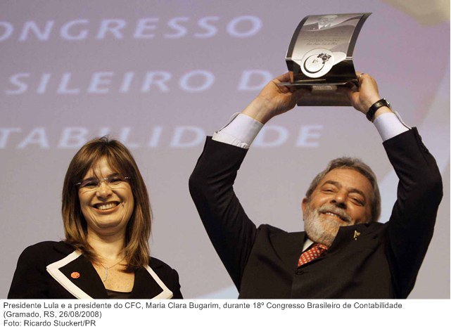 Presidente Lula e a presidente do CFC, Maria Clara Bugarim, durante 18º Congresso Brasileiro de Contabilidade.
