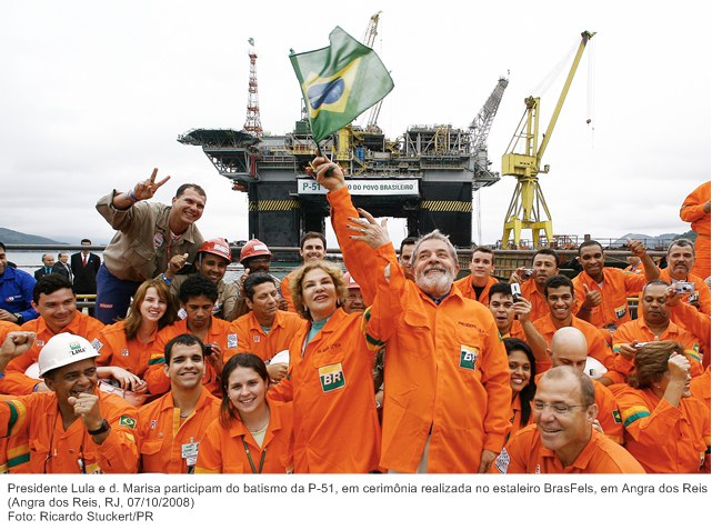 Presidente Lula e d. Marisa participam do batismo da P-51, em cerimônia realizada no estaleiro BrasFels, em Angra dos Reis.