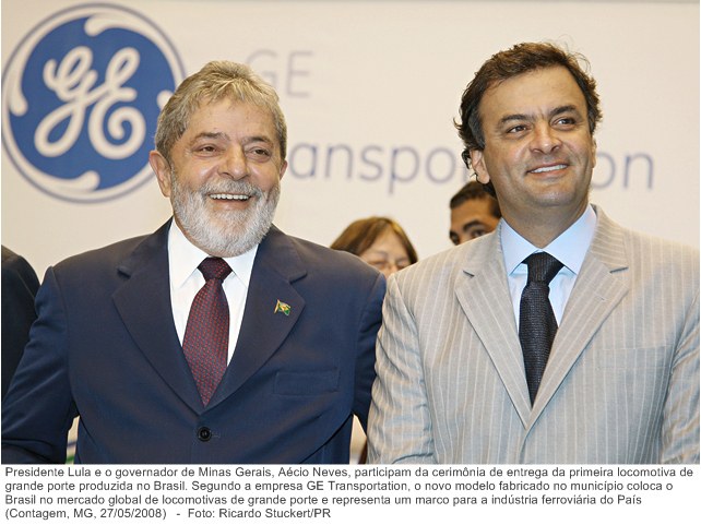 Presidente Lula e o governador de Minas Gerais, Aécio Neves, participam da cerimônia de entrega da primeira locomotiva de grande porte produzida no Brasil.