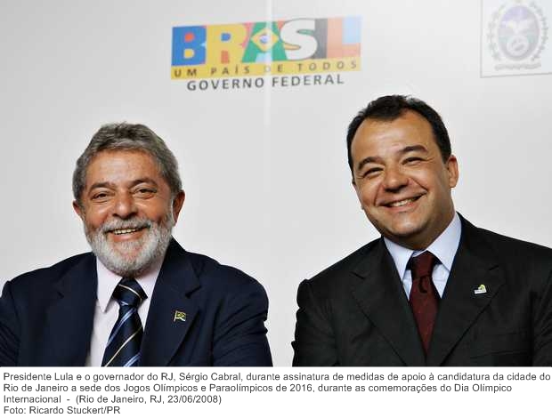 Presidente Lula e o governador do RJ, Sérgio Cabral, durante assinatura de medidas de apoio à candidatura da cidade do Rio de Janeiro a sede dos Jogos Olímpicos e Paraolímpicos de 2016.