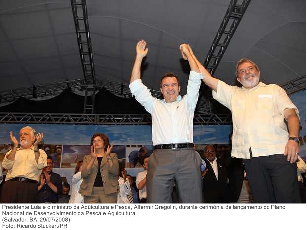 Presidente Lula e o ministro da Aqüicultura e Pesca, Altermir Gregolin, durante cerimônia de lançamento do Plano Nacional de Desenvolvimento da Pesca e Aqüicultura.